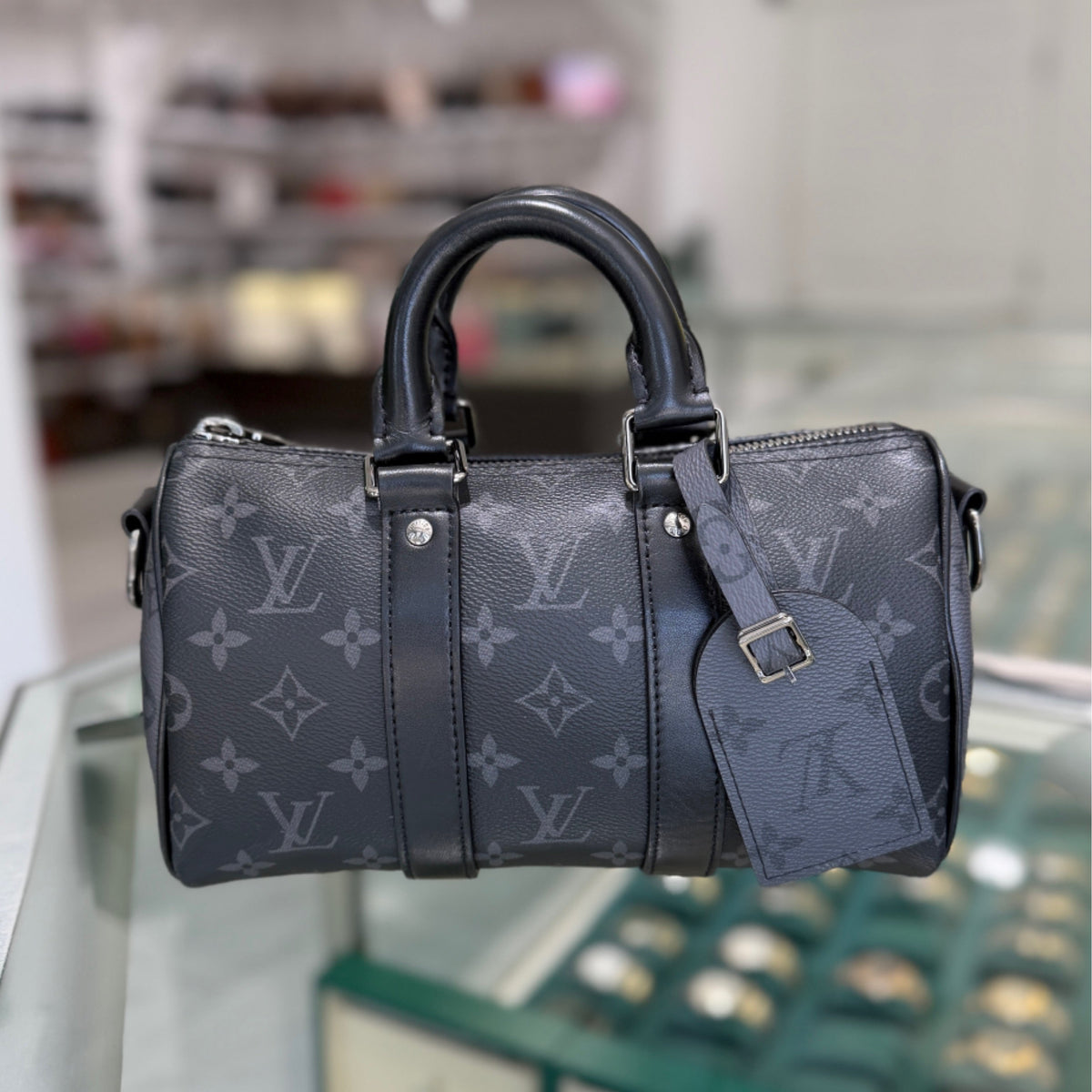 Louis Vuitton Keepall Bandouliere 25 - Monogram Eclipse Canvas
