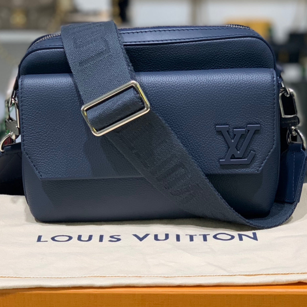 Louis Vuitton Fastline Messenger - Bleu Atlantique