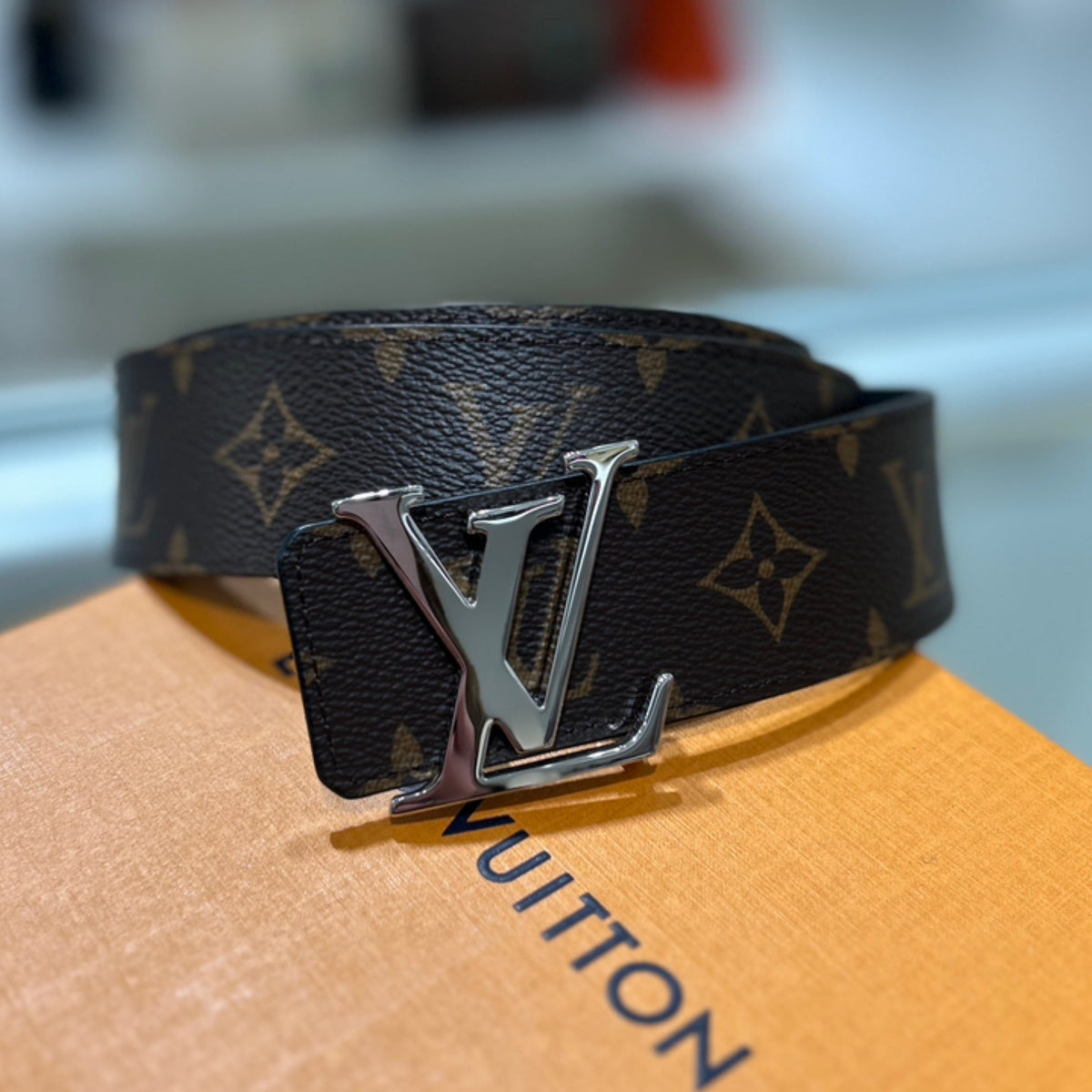 Louis Vuitton Initiales 40mm Reversible - Monogram Canvas & Black Leather (90cm)