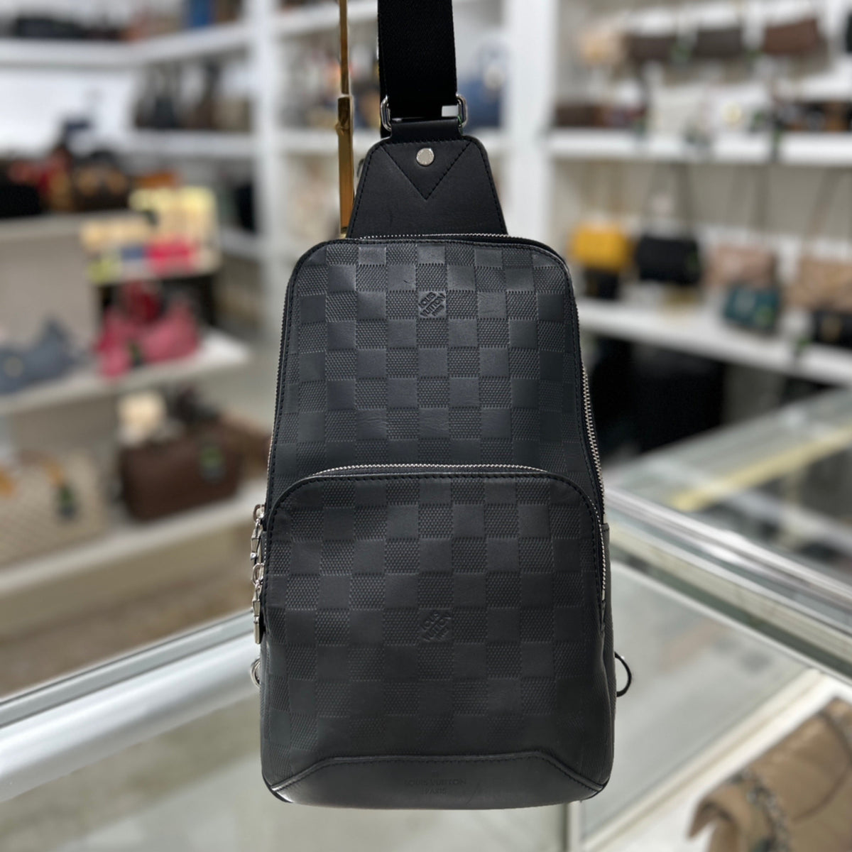 Louis Vuitton Avenue Slingbag - Damier Infini Leather
