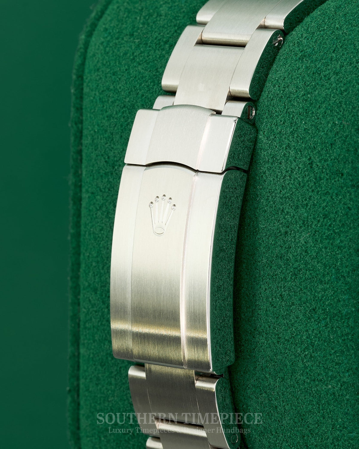 41mm Rolex Oyster Perpetual Green Dial in Stainless Steel on Oyster (Ref: 124300)(Year: 2022)(Box & Papers)