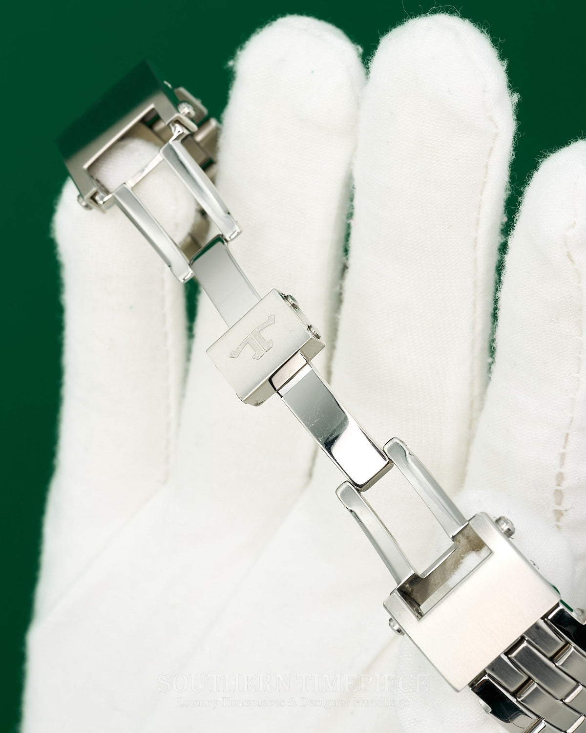 43x27mm Jaeger LeCoultre Gran Sport Reverso in Stainless Steel with White Dial (Ref: Q2908101)(Year: 2003)(Box & Papers)