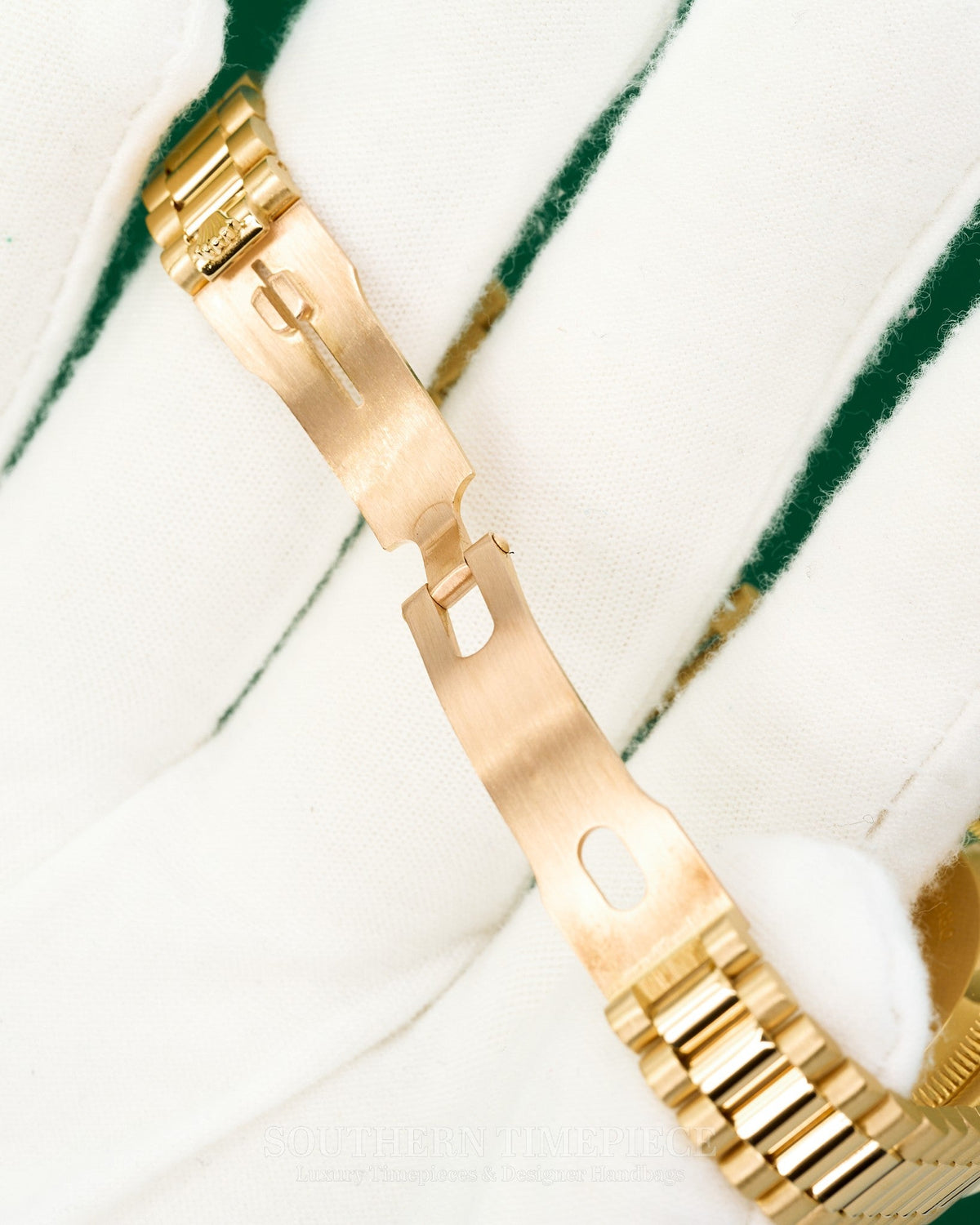 26mm Rolex Datejust "President" with Factory Red Vignette Diamond Dial and Diamond Bezel in Solid 18kt Yellow Gold (Ref: 69258)(Year: 1988)