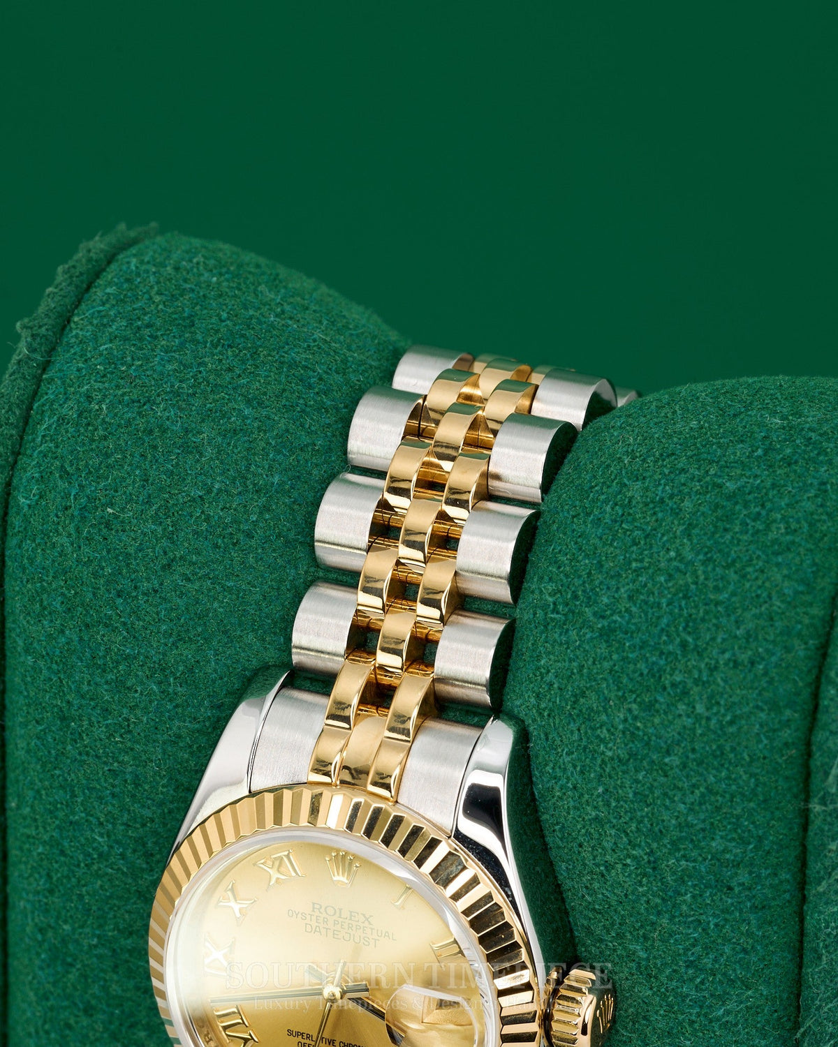 26mm Rolex Datejust with Champagne Roman Dial in 18kt Yellow Gold and Stainless on Jubilee (Ref: 179173)(Year: 2010)