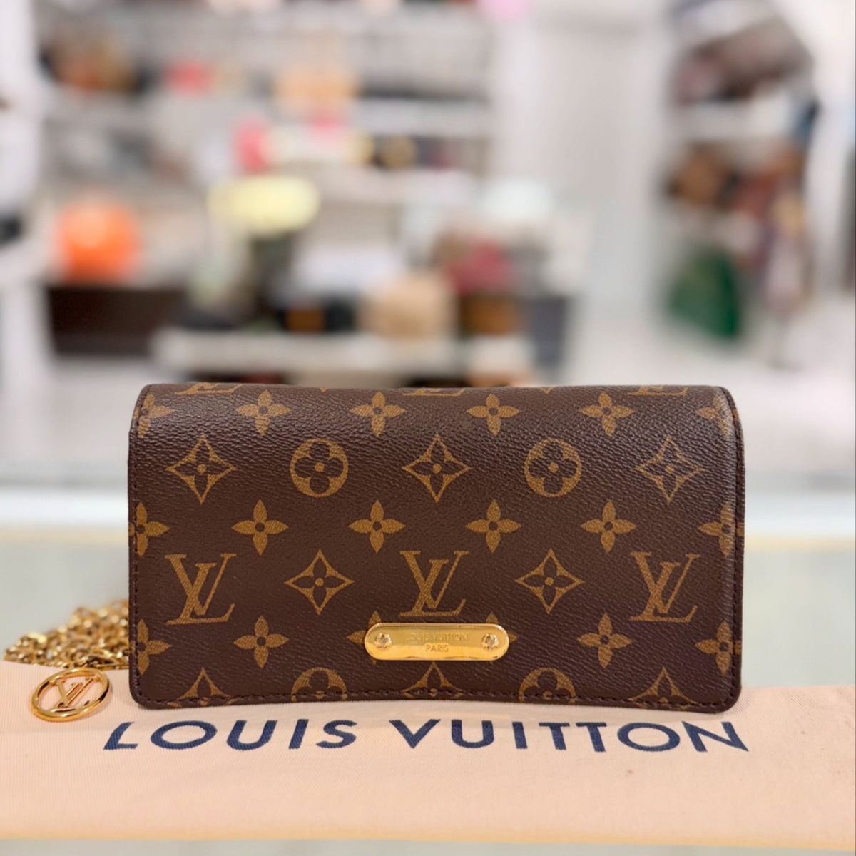 Louis Vuitton Wallet On Chain Lily - Monogram Canvas