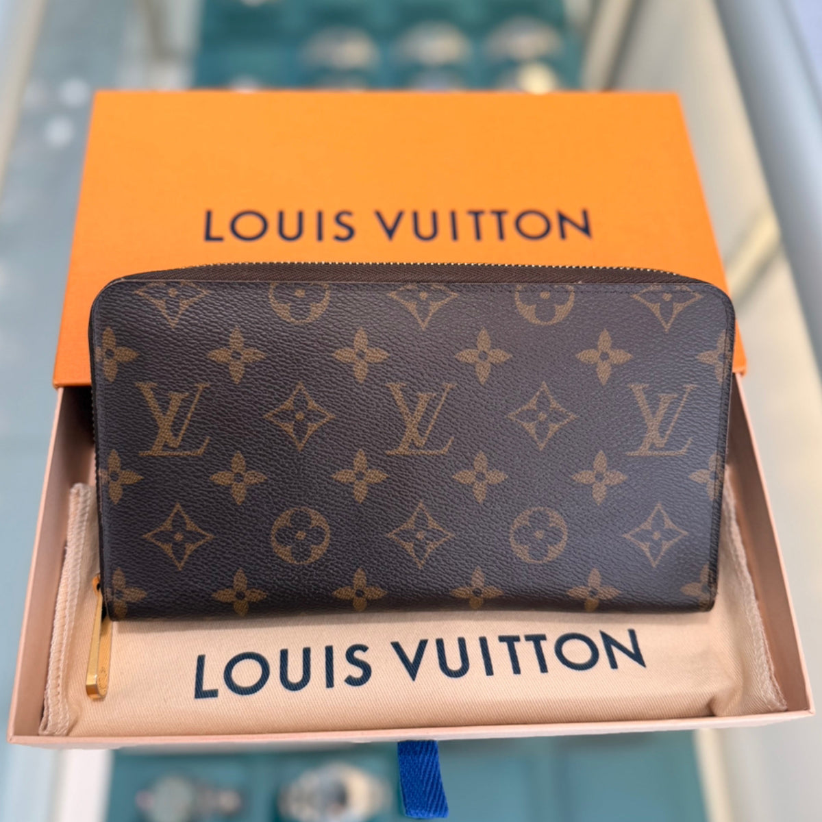 Louis Vuitton Zippy Organizer Wallet - Monogram Canvas