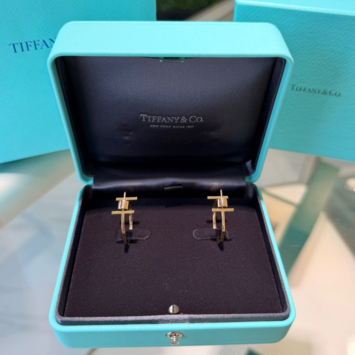 Tiffany & Co. T Hoop Earrings - 18kt Yellow Gold (Size Medium)