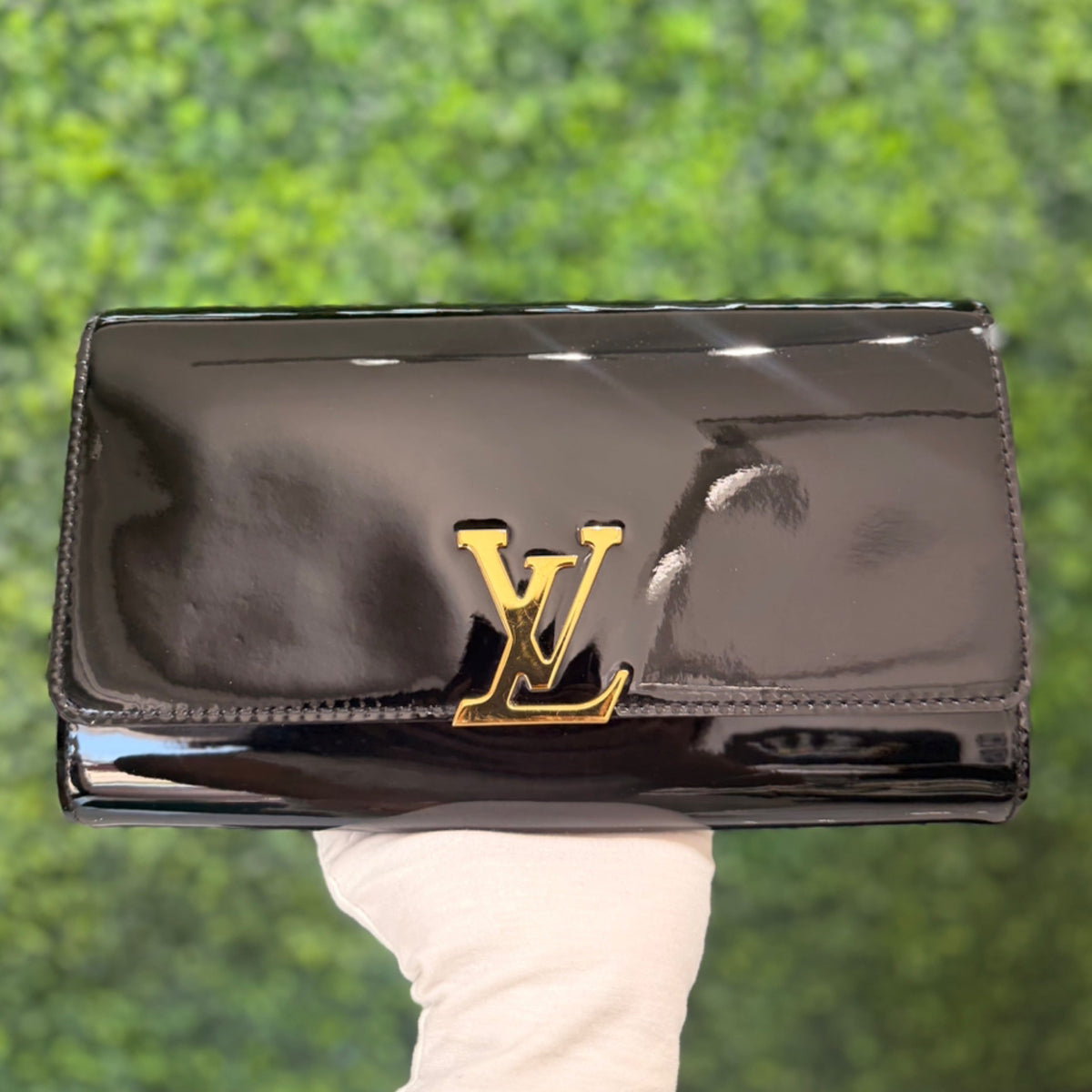 Louis Vuitton Clutch Bag - Black Patent Leather