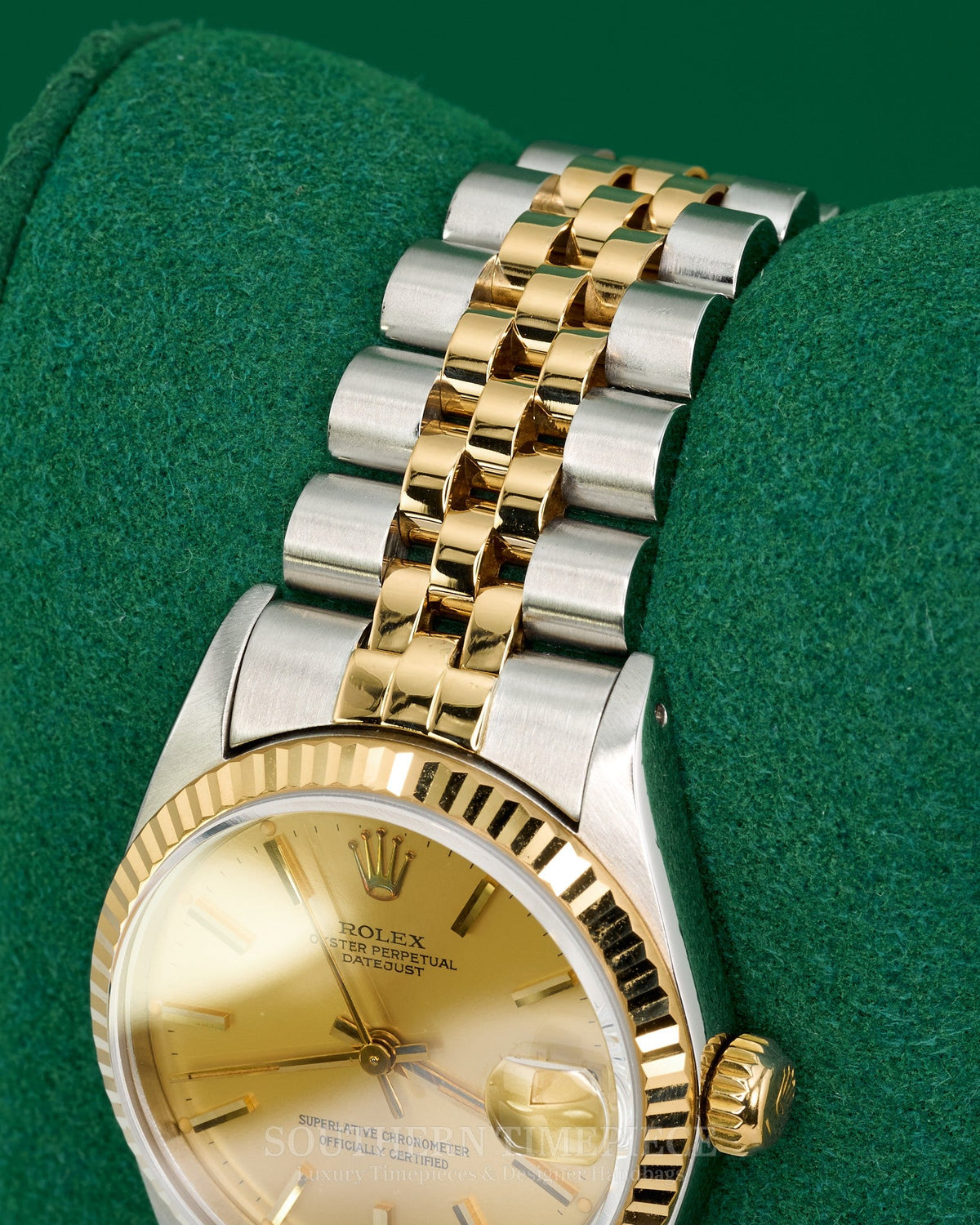 31mm Rolex Datejust with Champagne Stick Dial in 18kt Yellow Gold and Stainless on Jubilee (Ref: 68273)(Year: 1984) (Q252920)