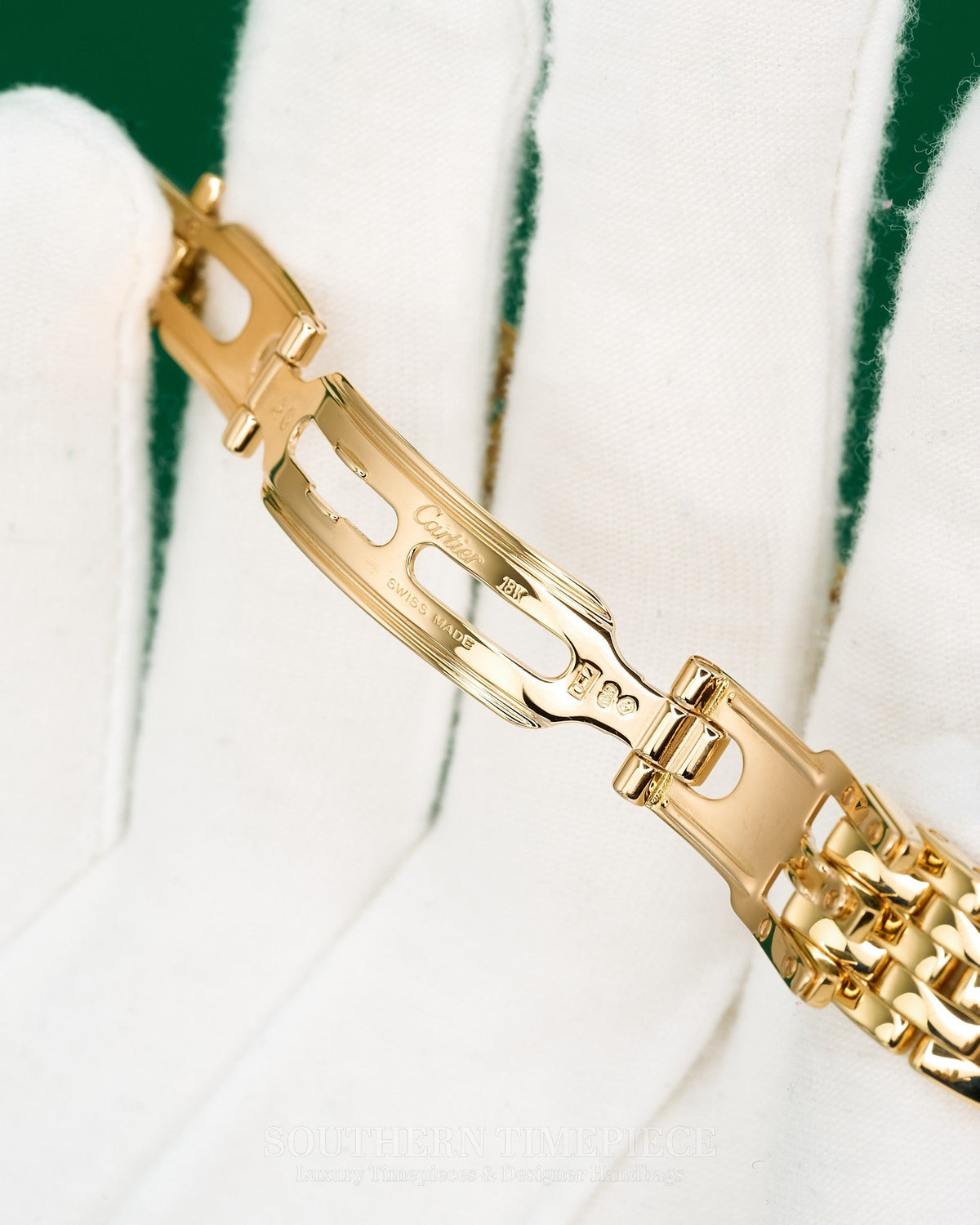 22mm Cartier Panthere Small Model in Solid 18kt Yellow Gold (Ref: W25022B9)(Year: 2000)(Box & Papers)