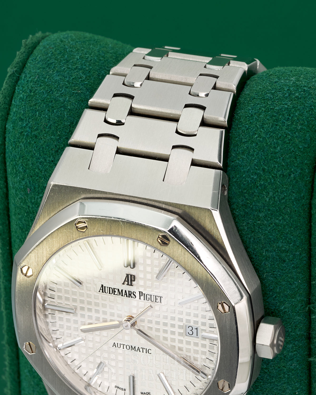 41mm Audemars Piguet Royal Oak with Silver "Grande Tapisserie" Dial in Stainless Steel (Ref: 15400ST)(Year: 2018)(Box & Papers)