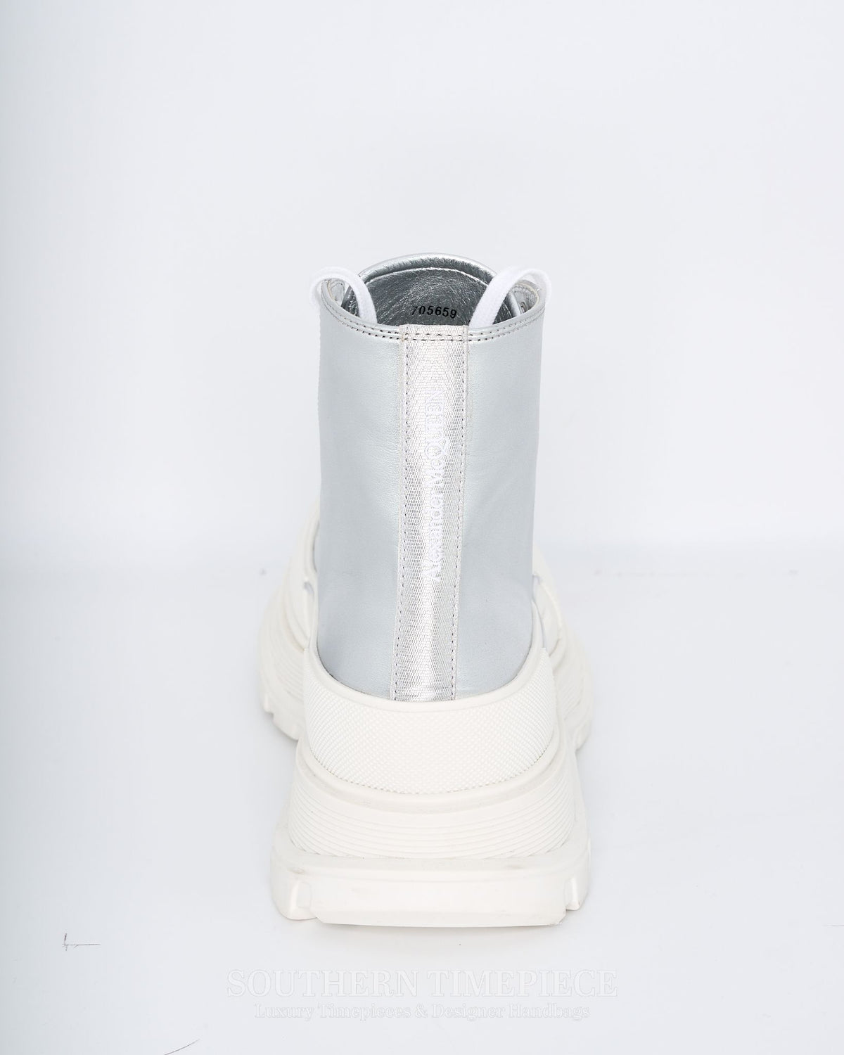 Alexander McQueen Tread Sneaker Boots - Silver White