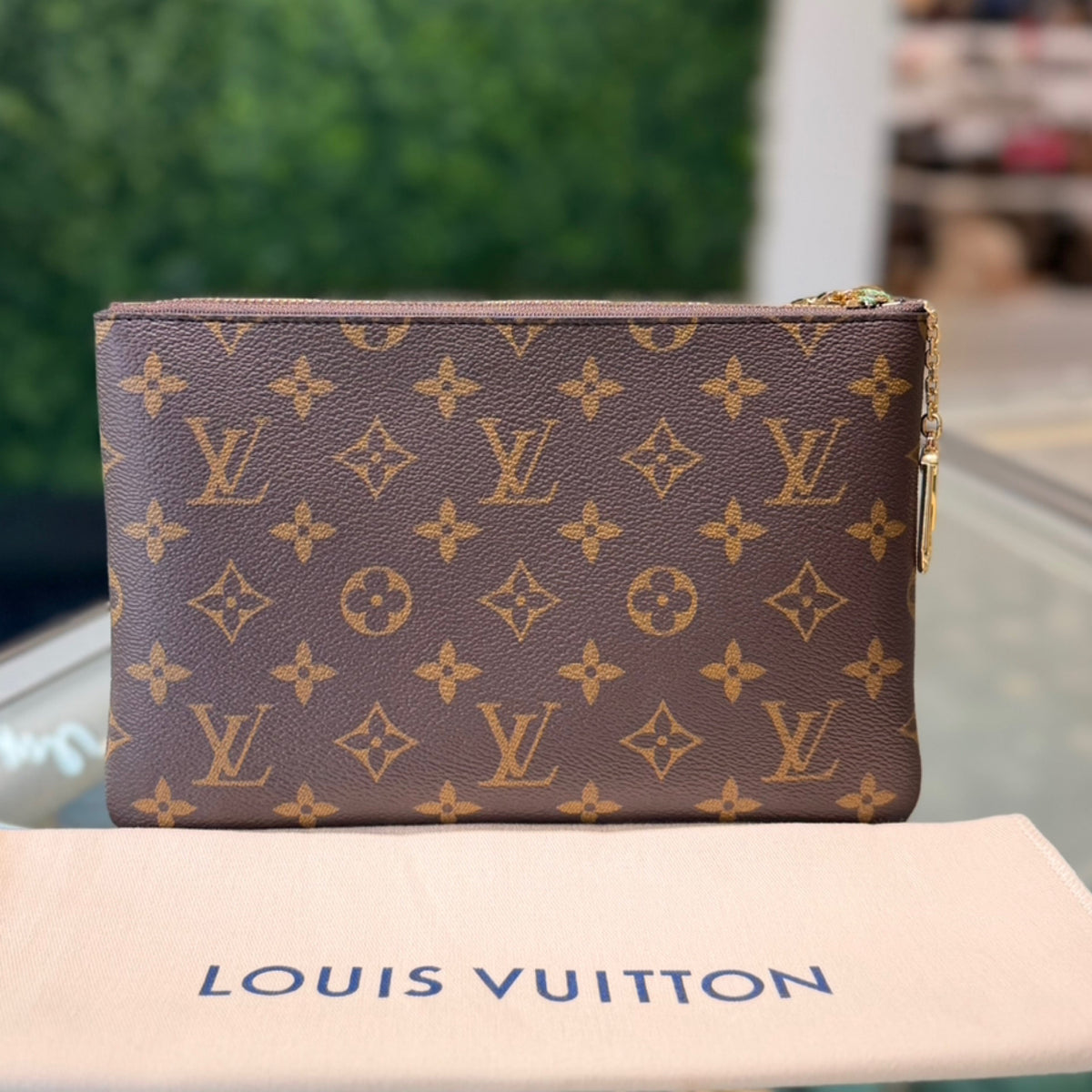 Louis Vuitton Medium Key Pouch - Monogram Canvas